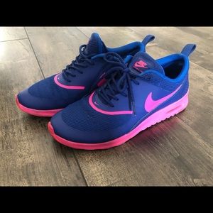 Nike thea